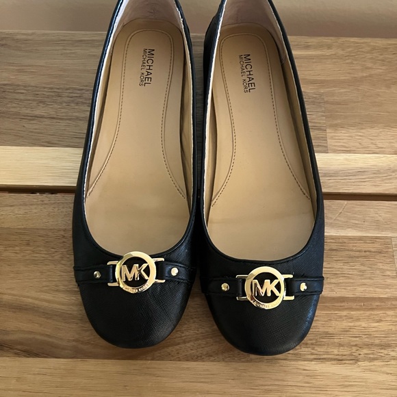 Michael Kors loafers - Picture 2 of 5